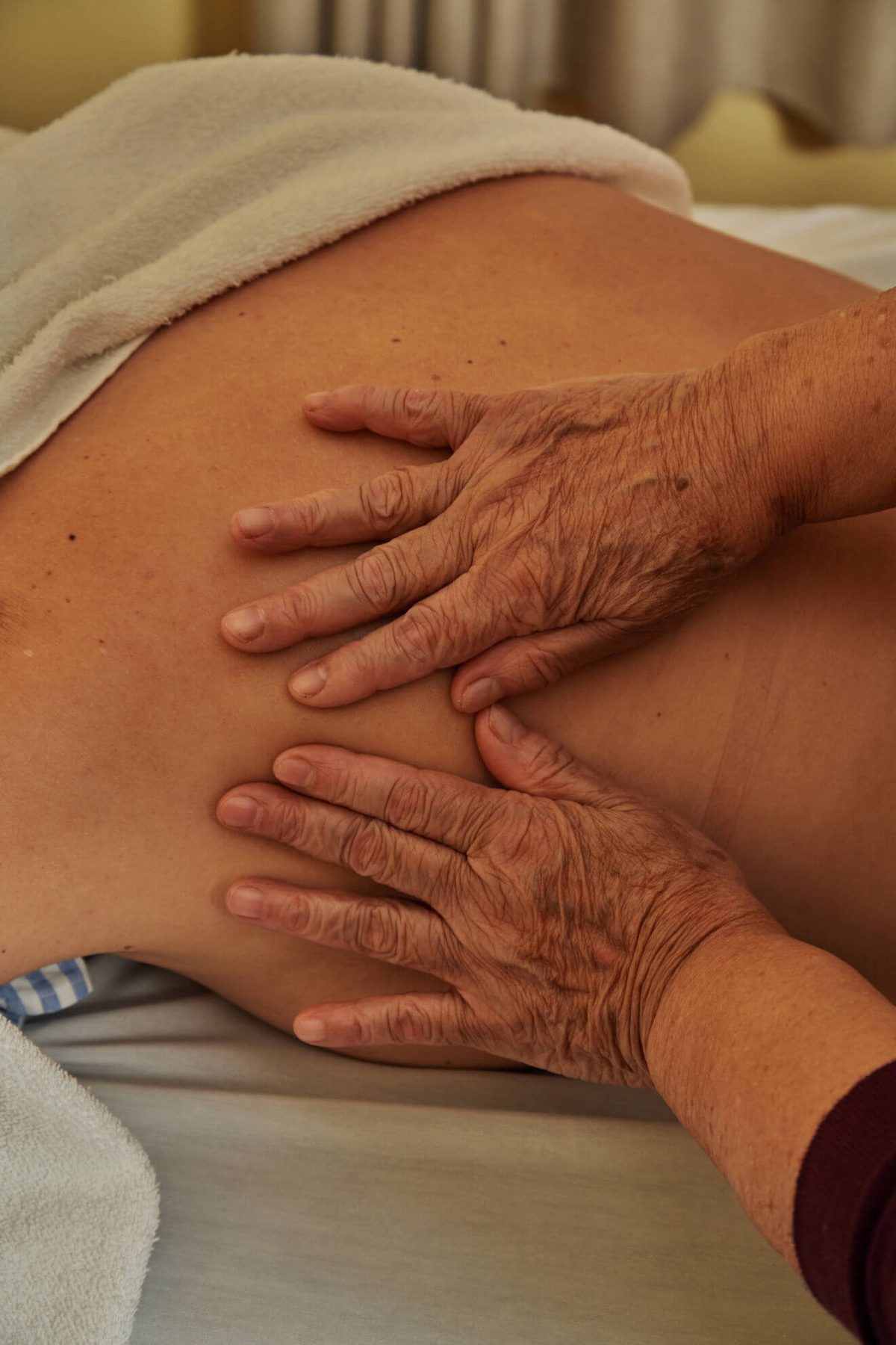 Massagem rítmica sendo aplicada